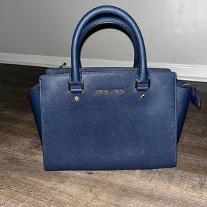 Michale Kors Navy purse